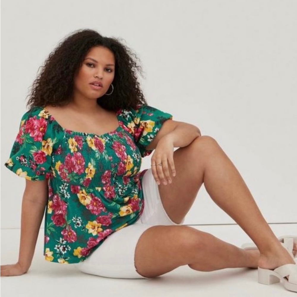 Torrid Babydoll Fabric Mix Cotton Modal
Slub And Poplin Top size 5X (30/32)